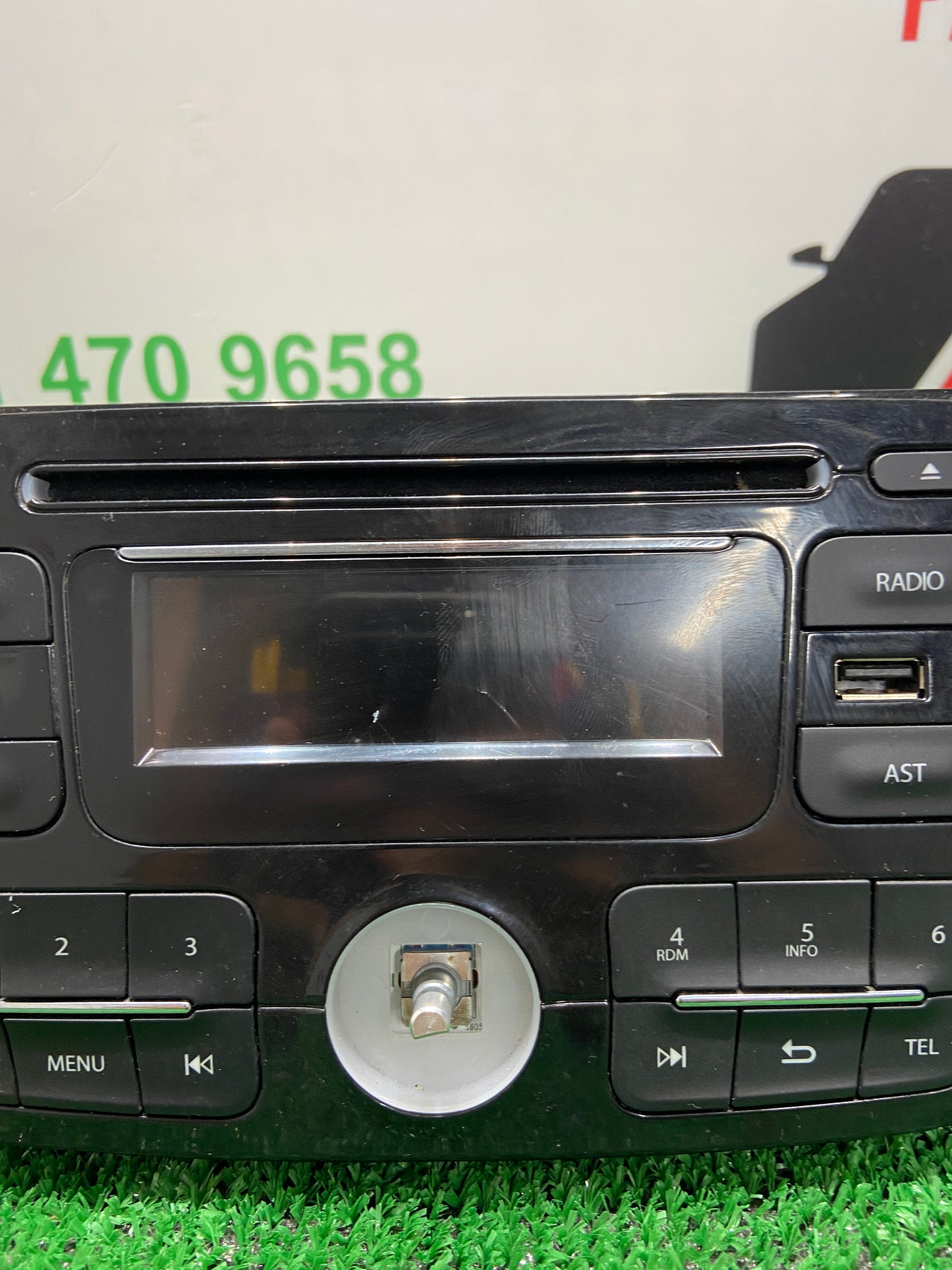 AUTORADIO STEREO RENAULT CAPTUR 2015 281156752R M0094