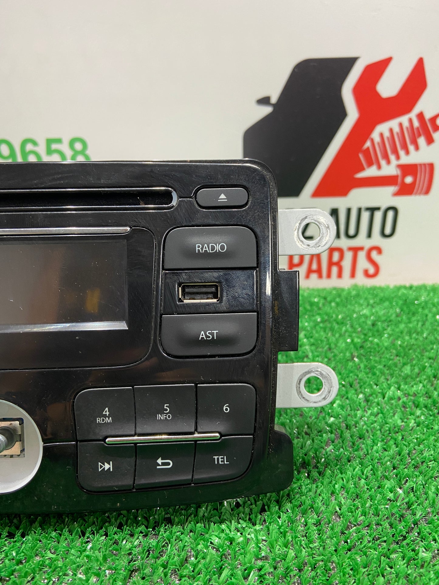 AUTORADIO STEREO RENAULT CAPTUR 2015 281156752R M0094